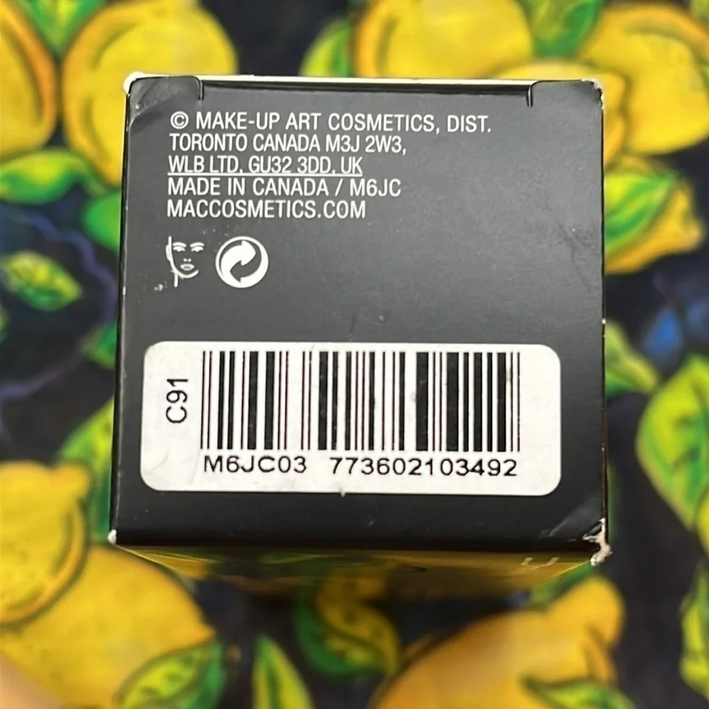 Brand New MAC Studio Fix Fluid SPF15 Foundation NC25 Matte Finish Long-Wearing